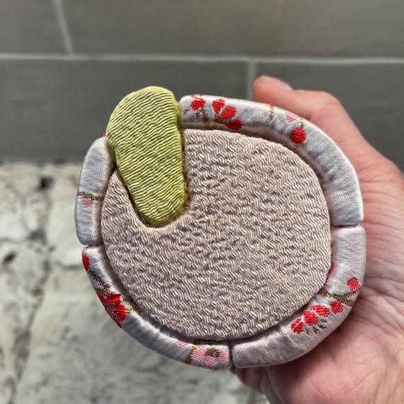 Beautiful 12" geisha doll figurine‎ - Picture 4 of 4